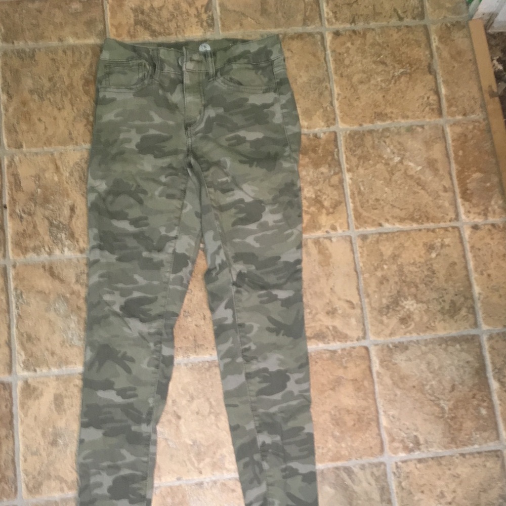 Camo skinny jeans